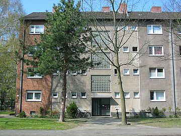 modernisierte 3- Zimmer-Wohnung mit Loggia im ruhigen Krefelder Westen