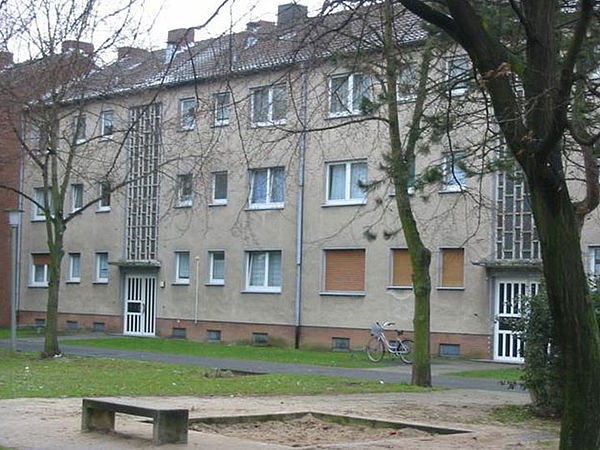 0-2 Zimmer-Wohnung mit Loggia in Krefeld-Oppum