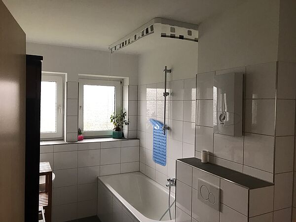 2-Schöne 3-Zimmer-Wohnung ohne Balkon im Grünen in Krefeld-Linn