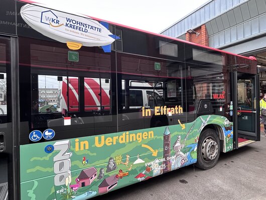 Bus mit Wimmelbild