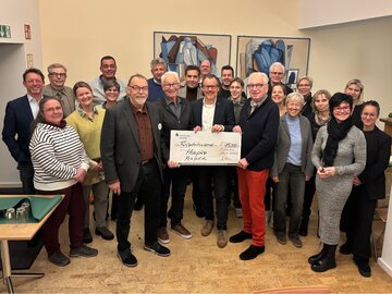 Scheckübergabe im Hospiz