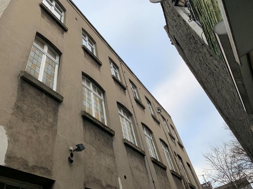 Westwall-Fassade-alt